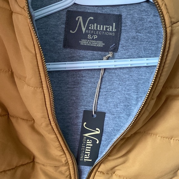 Size small vest - Picture 3 of 3